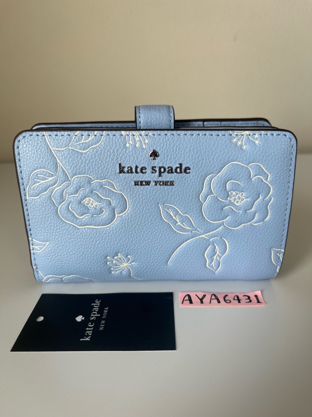 Kate Spade Floral Medium Bifold Wallet🎈🎈